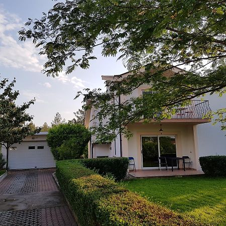 Guest House Kravica Liyubuşka Dış mekan fotoğraf