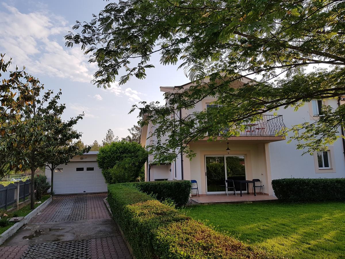 Guest House Kravica Liyubuşka Dış mekan fotoğraf