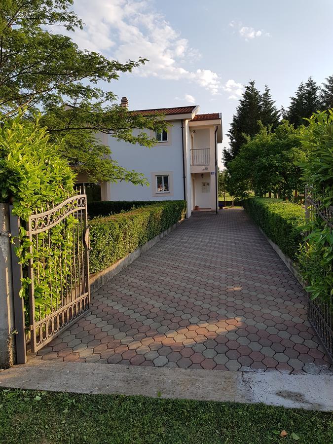 Guest House Kravica Liyubuşka Dış mekan fotoğraf