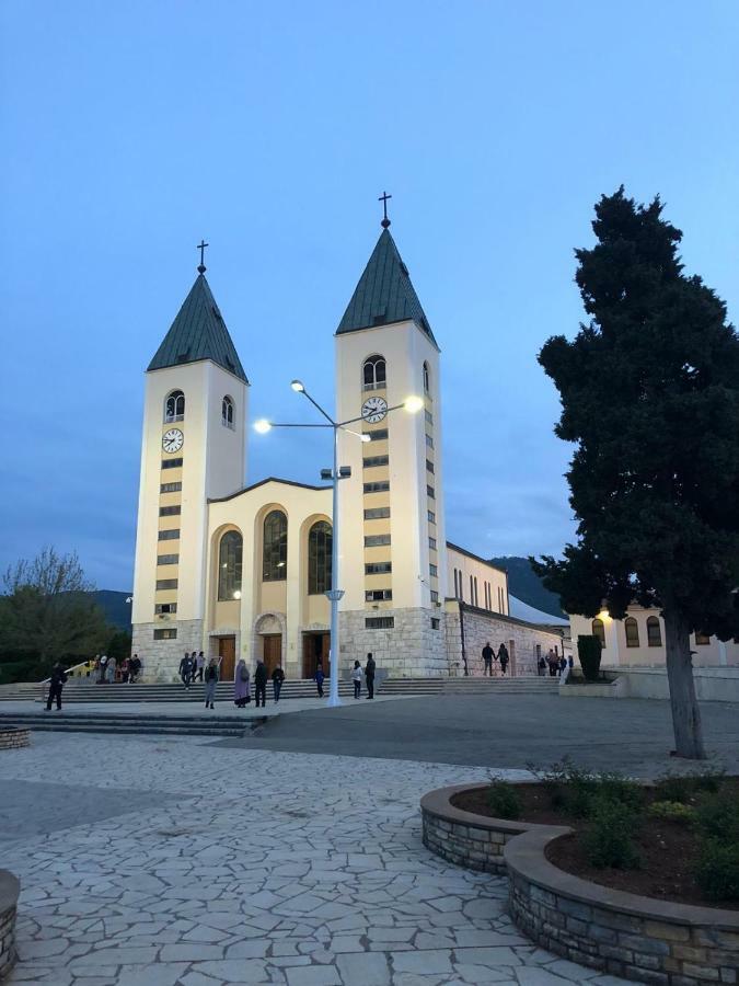 Guest House Kravica Liyubuşka Dış mekan fotoğraf